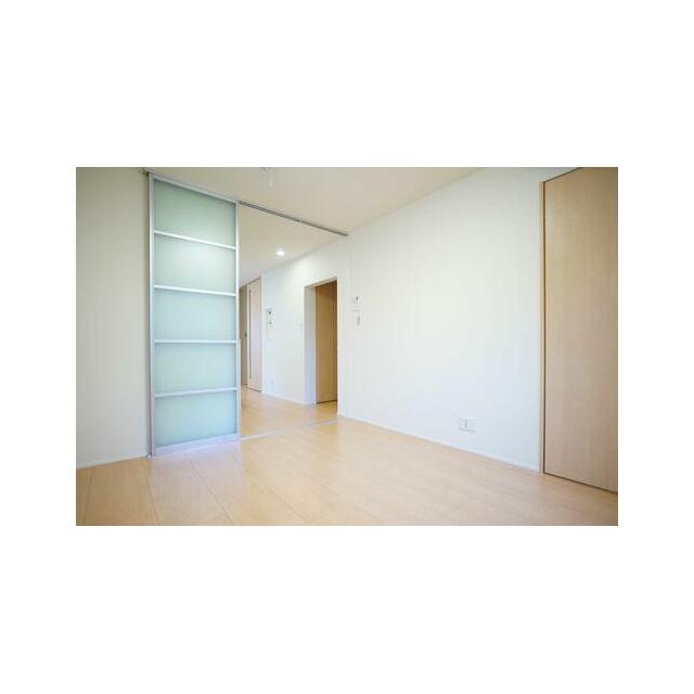 洋室とＬＤＫの仕切りはスライディングスクリーンでおしゃれに！