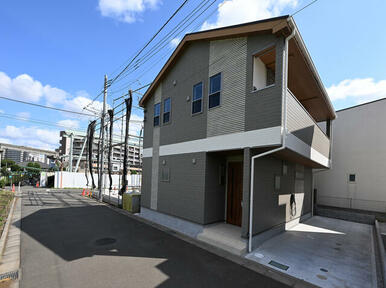 桜街道駅徒歩２分の閑静な住環境！大型４ＬＤＫ　堂々完成しました！