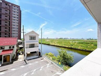 「眺望」バルコニーから見える景色の写真です。