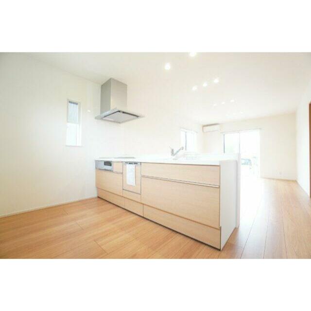 IHクッキングヒーターや食洗機など設備充実！※類似物件の参考画像です。