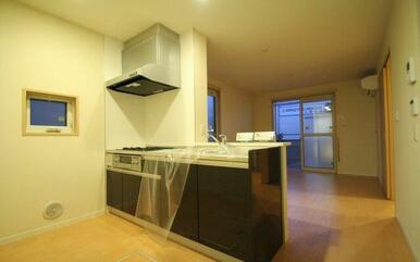 ＬＤＫ　３口ガスコンログリル付きです。