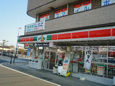 サンクス　愛甲石田駅前店