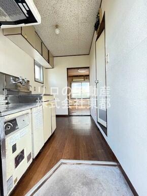 玄関から見たお部屋です♪