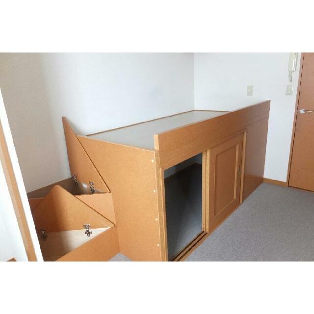 1階はフローリング、2階はじゅうたんです。