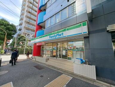 ファミリーマート新宿新小川町店