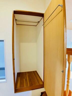 「収納」2階廊下にも収納スペースあります。