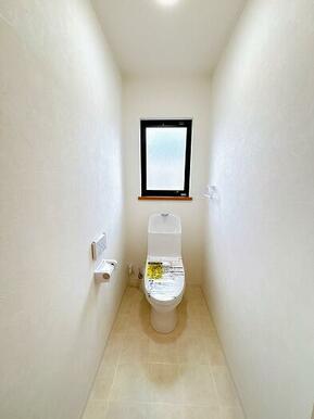 「トイレ」新品交換しており、2階にもございます。