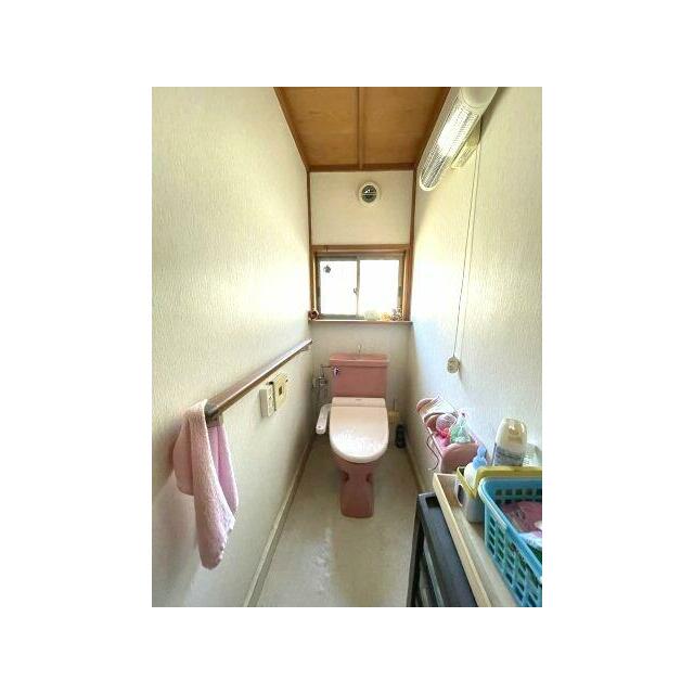 コンパクトで使いやすいトイレです