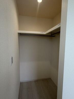 普段着もお気に入りの1着もここに収納！（2号棟）