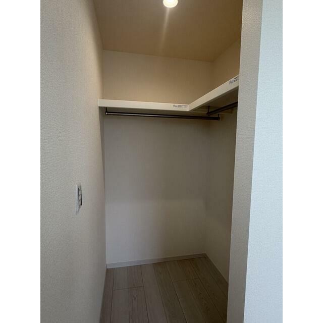 普段着もお気に入りの1着もここに収納！（2号棟）