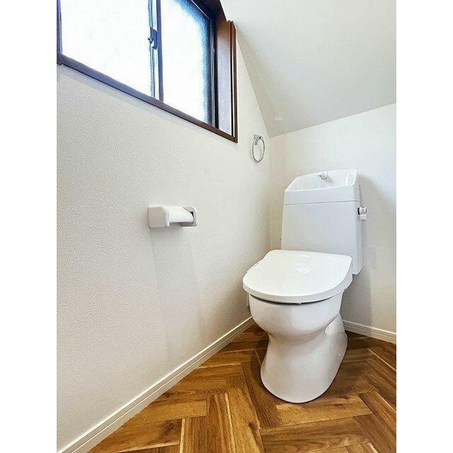 【トイレ】温水洗浄付きのトイレに新品交換済みです