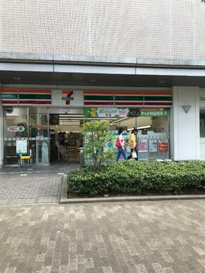 セブンイレブン東伏見駅南口店