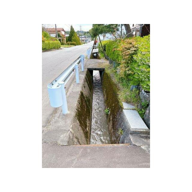 前面道路水路
