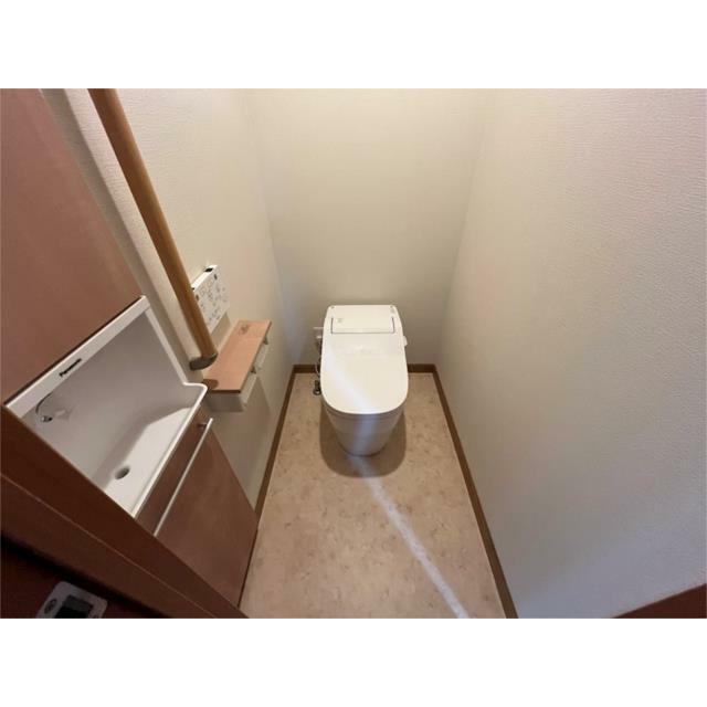 お掃除しやすいタンクレスのトイレ