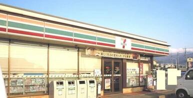 セブンイレブン御坂夏目原店