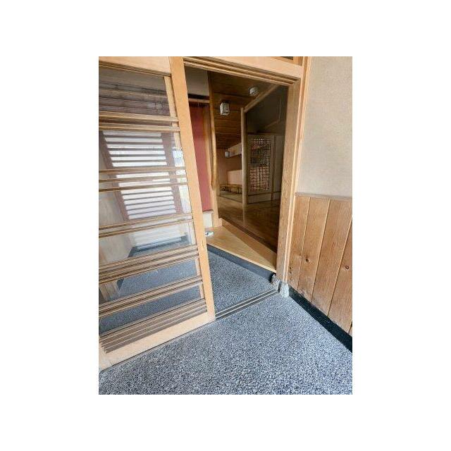 北陸の冬に嬉しい風除室つき！