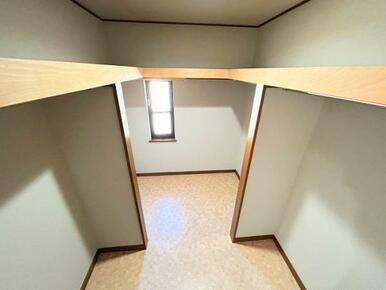 2階南西側洋室　ウォークインクローゼット約2.5帖