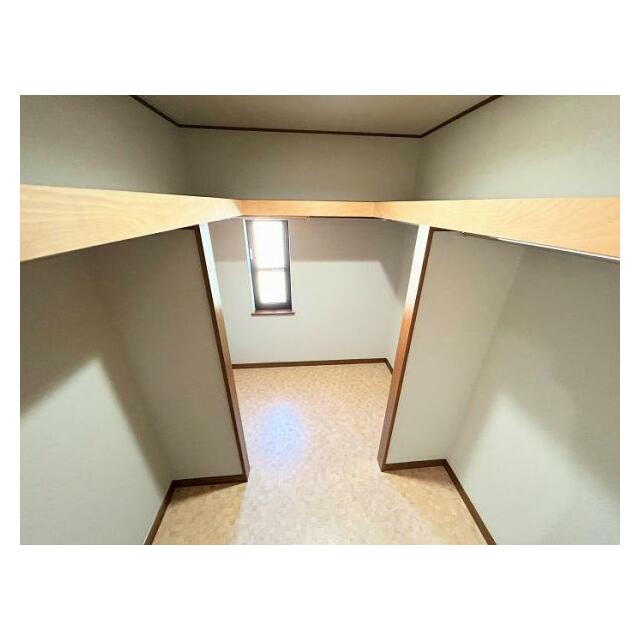 2階南西側洋室　ウォークインクローゼット約2.5帖
