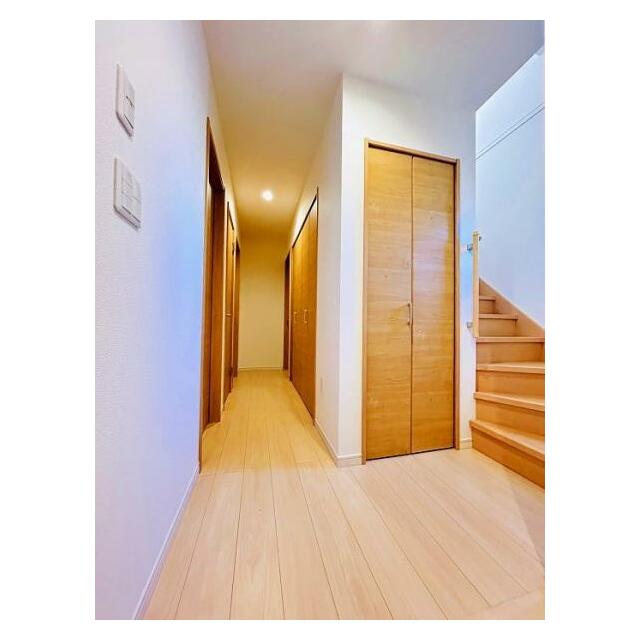 「1F廊下」土間側から廊下を見渡したお写真です。