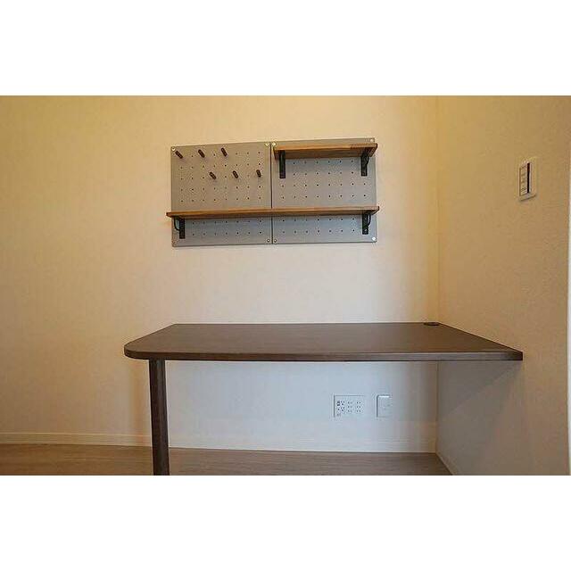 リビングにワークスペース設置