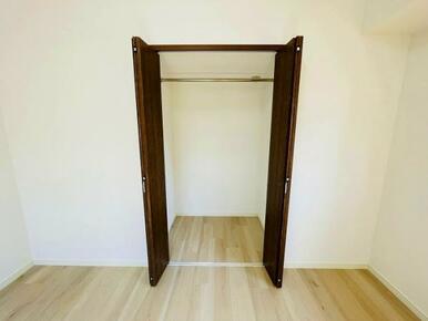 洋室約6.3帖　収納