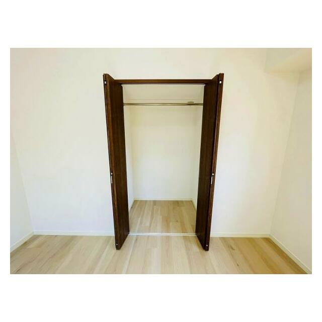 洋室約6.3帖　収納