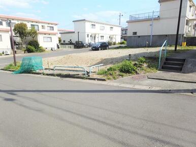 前面道路と現地写真