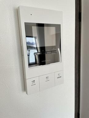 モニター付インターホン完備