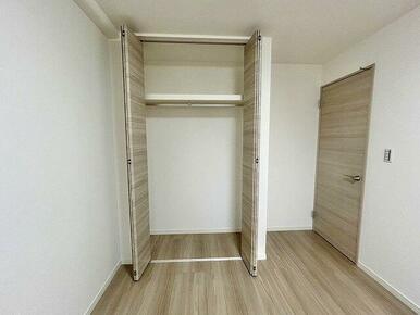 「洋室６帖（北東）のお部屋についているクローゼットです」
