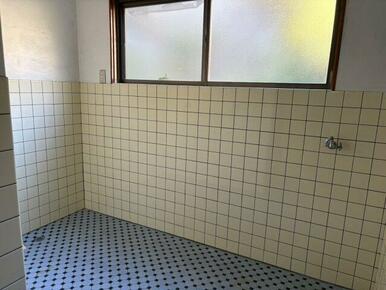 洗濯機・作業スペースをゆったり確保可能