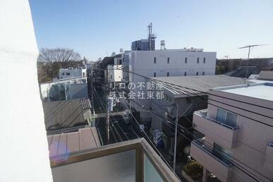 バルコニーからの景色です！圧迫感がないので暮らしやすい♪