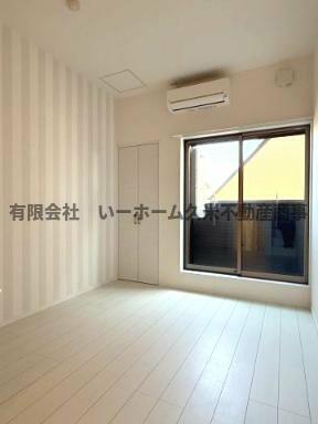 スタンダードな洋室です