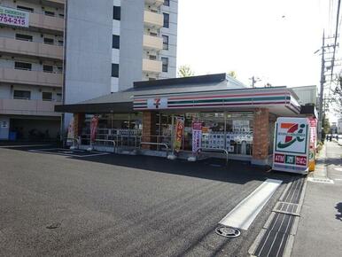 セブンイレブン越谷瓦曽根店