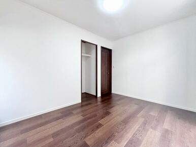 「1階洋室」約6帖の洋室です。