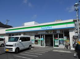 ファミリーマート泉七北田店