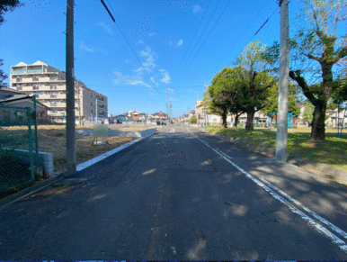 東側道路