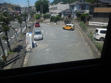 隣地が駐車場、台数相談