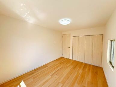 「2F南東洋室」約6帖ございます