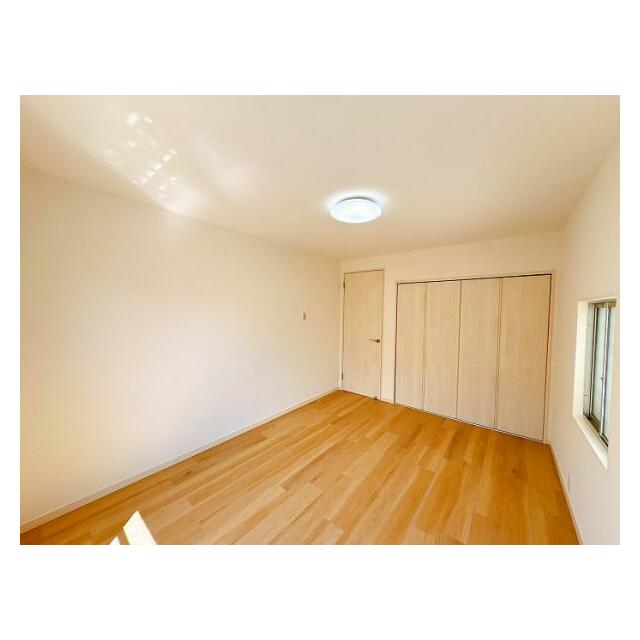 「2F南東洋室」約6帖ございます