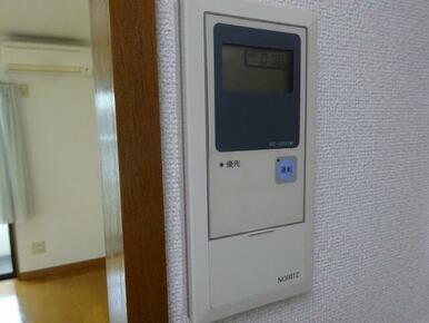 ほかの部屋の写真を使用しております。