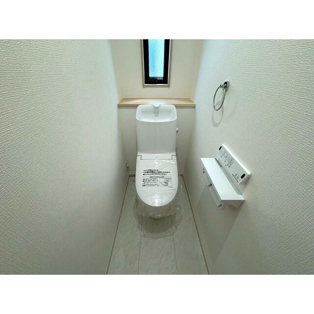 ウォシュレット、暖房便座、節電・節水機能など、使い勝手のよい高機能トイレです。