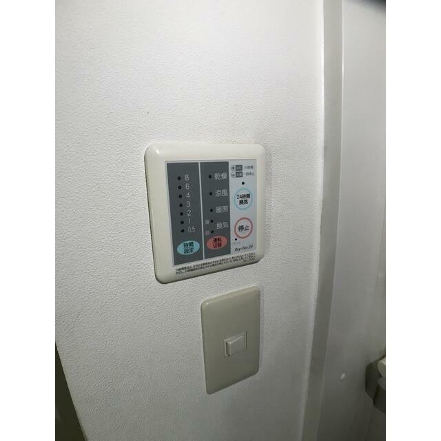 浴室乾燥機つきです