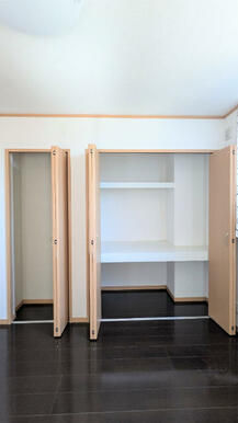 洋室収納　たくさん入ります