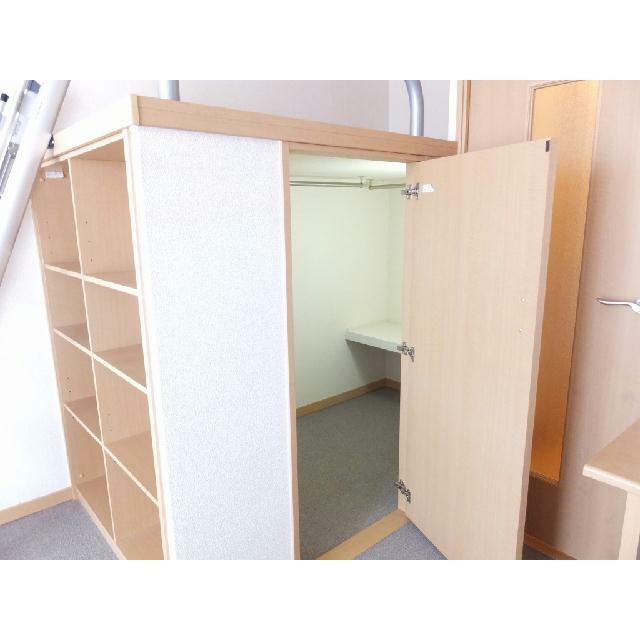 1階はフローリング、2階はじゅうたんです。