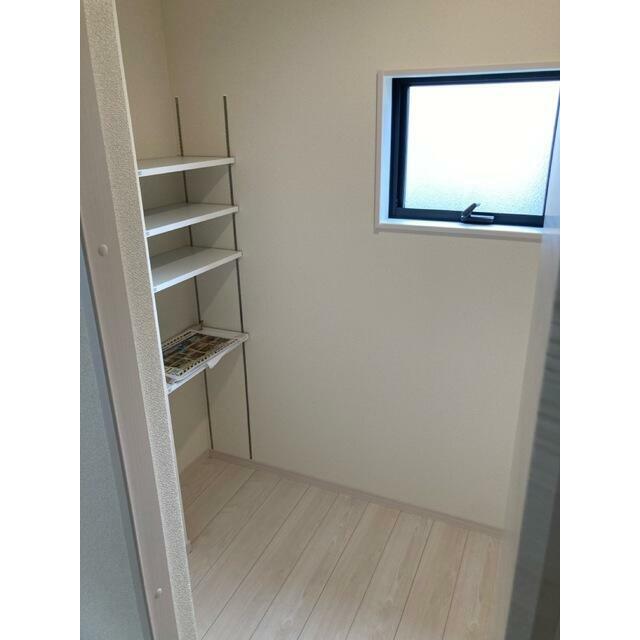 部屋をすっきりさせるのに欠かせない収納。まめに整理整頓したくなる！（1号棟）