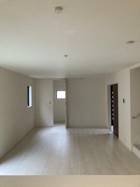 笑顔が溢れる、心和むリビング（1号棟）