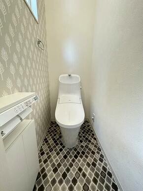 清潔感のあるおしゃれなトイレ♪各階にトイレがあると、来客時にも気兼ねなく使えて便利です。