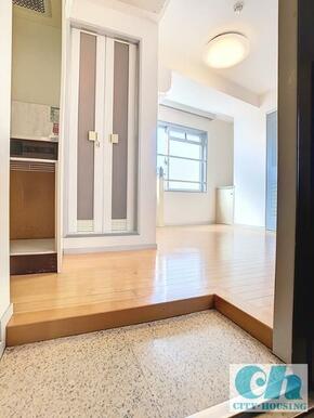 玄関からの室内です☆