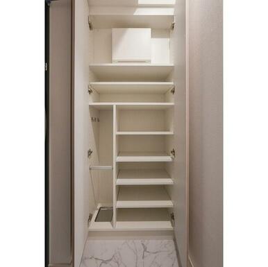 シューズボックス