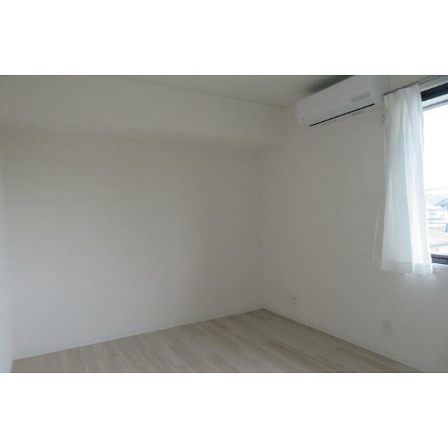 西側洋室６．０帖　エアコン付